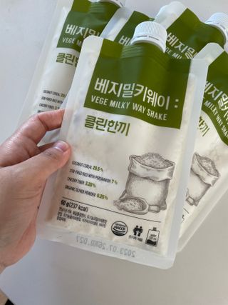 클린24시간  클린한끼 쉐이크 1세트 (5개) — 5점을 준 리뷰어가 2023년 5월 올린 사용 사진