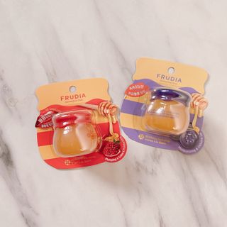 [후르디아] 올리브영 꿀과즙 립밤 2종 (블루베리/석류) — 4점을 준 리뷰어가 2022년 1월 올린 사용 사진