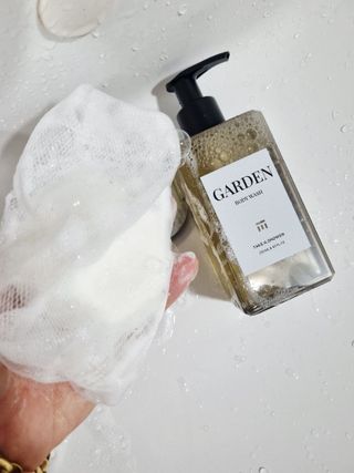 테이크어샤워 쿠팡) 가든 바디워시 GARDEN BODY WASH 250ML — 5점을 준 리뷰어가 2025년 9월 올린 사용 사진