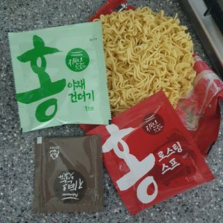 [풀무원] 자연은맛있다 정면, 백면, 홍면  세트 — 5점을 준 리뷰어가 2021년 4월 올린 사용 사진