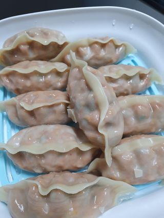 삼양냉동 [삼양] 얇은피불닭왕교자+얇은피까르보불닭왕교자 총4팩 — 5점을 준 리뷰어가 2021년 2월 올린 사용 사진