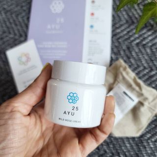 AYU25[아유트웬티파이브]다마스크로즈워터 베이스 천연 수분 촉촉 크림 — 5점을 준 리뷰어가 2021년 4월 올린 사용 사진