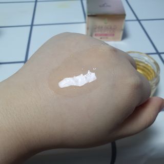 아이앤립 / EYENLIP 아이앤립 24K 골드 N 펩타이드 앰플 크림 — 5점을 준 리뷰어가 2021년 6월 올린 사용 사진