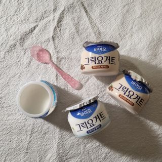 매일바이오 그릭요거트 오리지널 플레인 4개, 로스터리 커피믹스 4개 — 3점을 준 리뷰어가 2021년 12월 올린 사용 사진