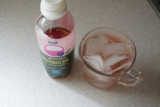 더그레잇티 콤부차 [매일유업] 더그레잇티 44kcal 콤부차 300ml *12개입 (오리지널 6개+베리리치 6개) — 5점을 준 리뷰어가 2023년 7월 올린 사용 사진