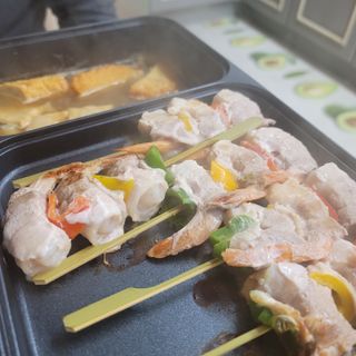 [다물꼬치] 삼겹새우롤꼬치 5개입 350g  + 데리야끼소스 120g + 매운고추소스 120g — 5점을 준 리뷰어가 2021년 12월 올린 사용 사진