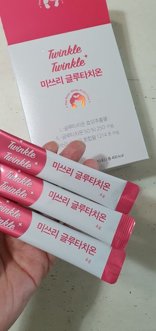 메디포스트 모비타 미쓰리 글루타치온 30포 — 5점을 준 리뷰어가 2022년 12월 올린 사용 사진