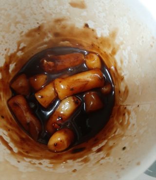 유비쿡 컵떡볶이 매운컵떡볶이2개/ 짜장컵떡볶이 2개  총 4개세트 — 3점을 준 리뷰어가 2021년 6월 올린 사용 사진