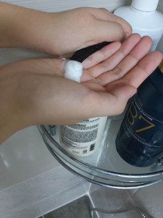 [포레스트스토리] B7 안티 헤어로스 샴푸1,000ml + 헤어팩 1,000ml — 5점을 준 리뷰어가 2021년 3월 올린 사용 사진