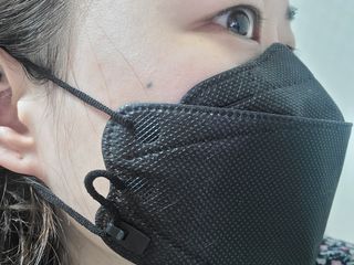에버그린 순면 끈조절 KF80 마스크 - 화이트/블랙 컬러 대형 - 10매 — 5점을 준 리뷰어가 2021년 6월 올린 사용 사진