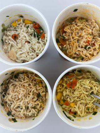 NISSIN 닛신 컵누들  4종 - 씨푸드오리지날, 씨푸드 스파이시, 씨푸드 커리, 씨푸드 XO소스 — 5점을 준 리뷰어가 2022년 3월 올린 사용 사진