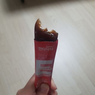 [인디닥터] 타이탄 BCAA 프로틴 젤리스틱 — 5점을 준 리뷰어가 2022년 6월 올린 사용 사진