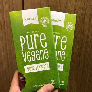 당류2g 자일리톨로 단맛을낸 슈카 퓨어비건 무설탕초콜릿 Xucker vegan 2개입 — 5점을 준 리뷰어가 2021년 4월 올린 사용 사진