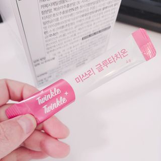 메디포스트 모비타 미쓰리 글루타치온 30포 — 5점을 준 리뷰어가 2022년 12월 올린 사용 사진