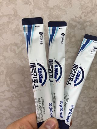 자연에온 아르긴포스 L-아르기닌 5555mg 스틱 15개입 1박스 — 5점을 준 리뷰어가 2021년 4월 올린 사용 사진