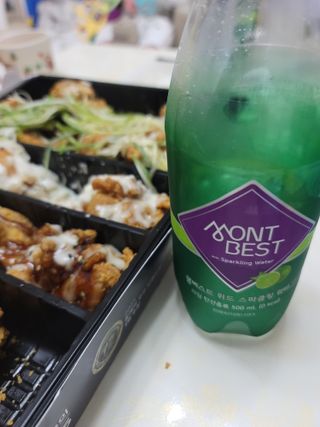 몽베스트 Montbest with Sparkling water Lime20병 — 5점을 준 리뷰어가 2022년 12월 올린 사용 사진