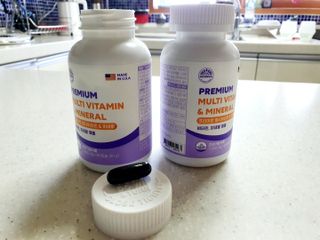 서울약사신협 네이처픽_멀티비타민&미네랄_1,000mg x 120캡슐 — 5점을 준 리뷰어가 2021년 9월 올린 사용 사진