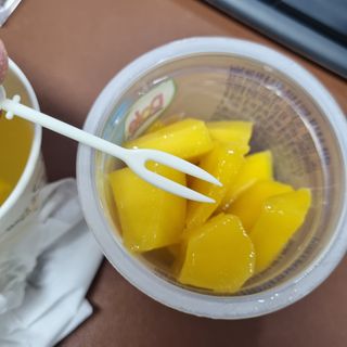 돌 MF[Dole] 파인애플컵/망고컵/복숭아컵 198g 6입X1박스 (맛 1가지 랜덤 발송) — 4.5점을 준 리뷰어가 2024년 5월 올린 사용 사진