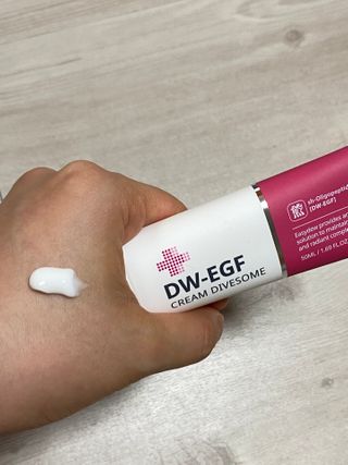 이지듀 DW-EGF 크림 다이브좀_콜라겐이 쏙쏙, 탄력피부로 다이빙 — 5점을 준 리뷰어가 2021년 2월 올린 사용 사진