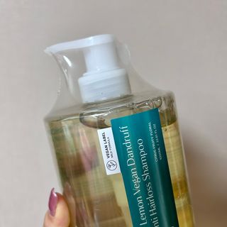 닥터시드 페퍼민트 앤 레몬 비건 비듬케어 쿨 탈모 샴푸 (1000ml) — 5점을 준 리뷰어가 2024년 1월 올린 사용 사진