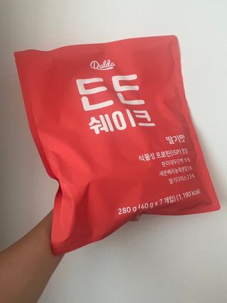 [덜다] 든든 식물성 단백질 쉐이크 40g X 7입 (곡물/딸기) — 3.5점을 준 리뷰어가 2023년 8월 올린 사용 사진