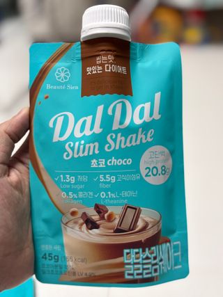 달달슬림쉐이크 [블로그]달달슬림 맛있는 단백질 쉐이크 파우치 다이어트 식사대용 프로틴 파우더 보충제 — 5점을 준 리뷰어가 2025년 9월 올린 사용 사진