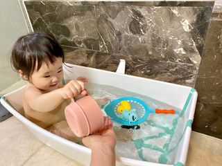 mom e 맘이 내추럴 베이비 케어 샴푸앤바스+로션 — 4점을 준 리뷰어가 2021년 1월 올린 사용 사진