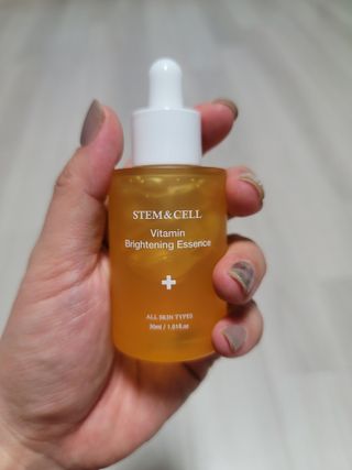 체르엠 스템앤셀 비타민 브라이트닝 에센스 30ml 1개 — 5점을 준 리뷰어가 2021년 10월 올린 사용 사진