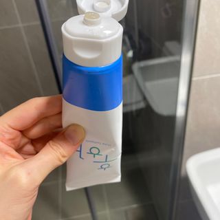 [심폐소생소] 무불소 임산부 천연 치약 — 4.5점을 준 리뷰어가 2021년 9월 올린 사용 사진
