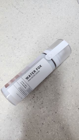 가치 WATERFOX(워터폭스)-엑토인 시카-비옴 하이 워터 크림 (100ml) — 5점을 준 리뷰어가 2023년 3월 올린 사용 사진