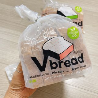 롯데제과 Vbread 포카치아식빵1개 + 미니식빵 1개 + 머핀 2개 세트 — 4.5점을 준 리뷰어가 2021년 9월 올린 사용 사진