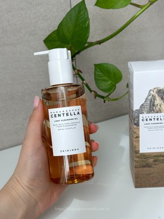 스킨1004 [SKIN1004] 마다가스카르 센텔라 라이트 클렌징 오일 200ml — 5점을 준 리뷰어가 2024년 7월 올린 사용 사진