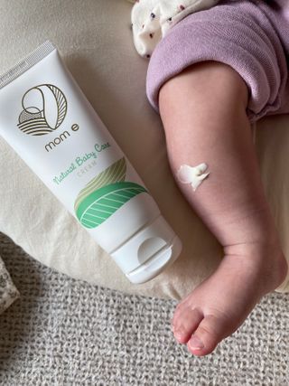 mom e 맘이 내추럴 베이비 케어 크림+바디오일 — 5점을 준 리뷰어가 2021년 1월 올린 사용 사진