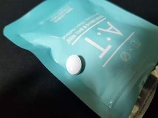 입 냄새 완화에 도움을 주는 에티켓 캔디 앳캔디 스트롱민트 — 5점을 준 리뷰어가 2021년 2월 올린 사용 사진