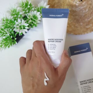 더마포레스트 마데카소사이드 리페어 크림 / 캐비아추출물 병풀추출물 시카케어 미백 주름개선 — 5점을 준 리뷰어가 2021년 7월 올린 사용 사진