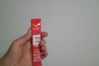 [인디닥터] 타이탄 BCAA 프로틴 젤리스틱 — 4점을 준 리뷰어가 2022년 5월 올린 사용 사진