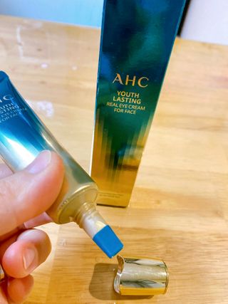 [NEW 탄력유턴 아이크림] AHC 유스 래스팅 리얼 아이크림 포 페이스 — 5점을 준 리뷰어가 2021년 3월 올린 사용 사진