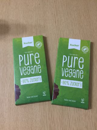 당류2g 자일리톨로 단맛을낸 슈카 퓨어비건 무설탕초콜릿 Xucker vegan 2개입 — 5점을 준 리뷰어가 2021년 4월 올린 사용 사진