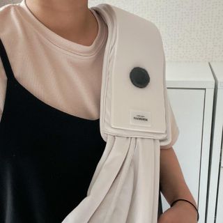 베베누보 다이얼핏 밀착 아기띠 더 이지슬링 Lv1 — 5점을 준 리뷰어가 2021년 5월 올린 사용 사진