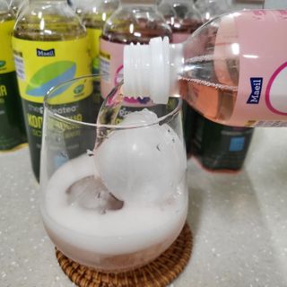 더그레잇티 콤부차 [매일유업] 더그레잇티 44kcal 콤부차 300ml *12개입 (오리지널 6개+베리리치 6개) — 5점을 준 리뷰어가 2023년 7월 올린 사용 사진