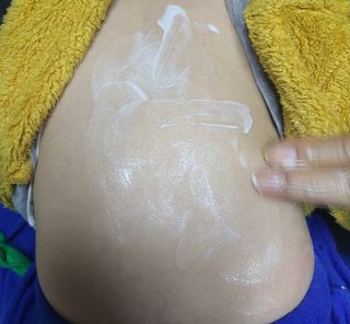 mom e 맘이 내추럴 베이비 케어 크림+바디오일 — 5점을 준 리뷰어가 2021년 1월 올린 사용 사진
