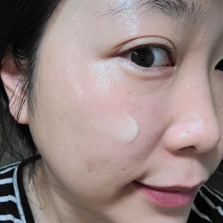 [NEW 탄력유턴 아이크림] AHC 유스 래스팅 리얼 아이크림 포 페이스 — 5점을 준 리뷰어가 2021년 2월 올린 사용 사진