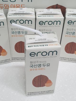 이롬 erom 황성주박사의 국산콩 두유 호두와 아몬드 — 5점을 준 리뷰어가 2020년 12월 올린 사용 사진