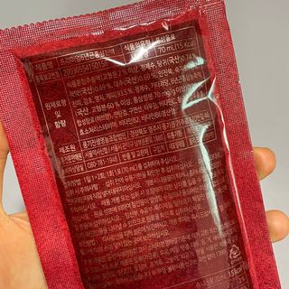 서울약사신협_프리미엄 6년근 홍삼진액_70mlx30포 — 5점을 준 리뷰어가 2021년 2월 올린 사용 사진