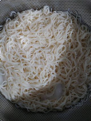 [한면원] 비빔국수 2인분 — 5점을 준 리뷰어가 2022년 7월 올린 사용 사진