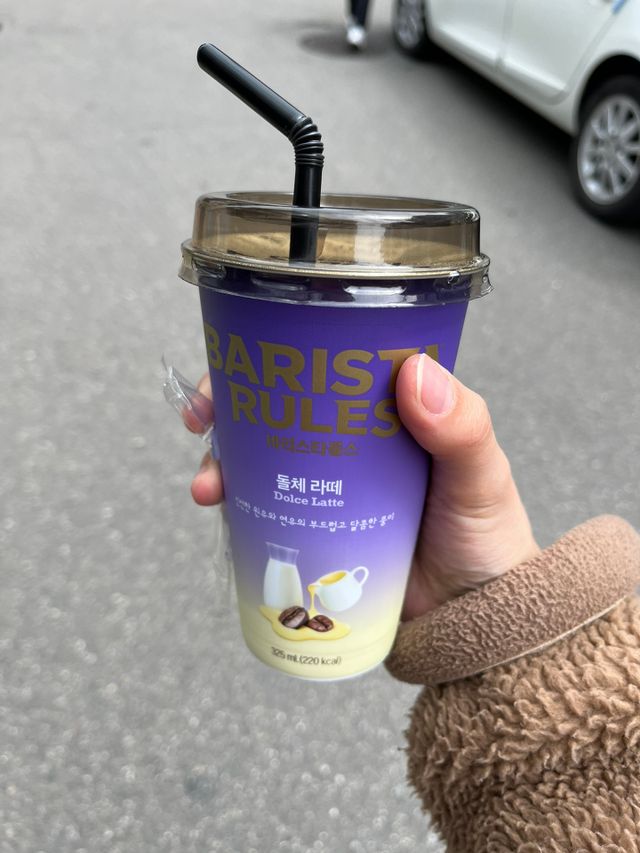 바리스타룰스 돌체 라떼 리뷰 사진