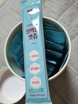 페페로니 잘 먹는 캣츄 - 원양선 참치 24개입 — 5점을 준 리뷰어가 2021년 7월 올린 사용 사진