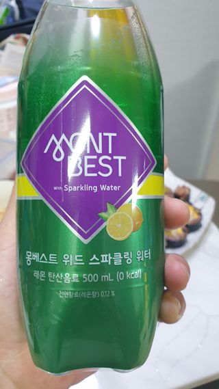 몽베스트 Montbest with Sparkling water Lemon OR Lime 20병(랜덤) — 5점을 준 리뷰어가 2022년 11월 올린 사용 사진