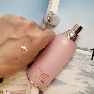 리엔케이 핑크 볼륨 래디언스 컬러크림 에디션 — 5점을 준 리뷰어가 2023년 1월 올린 사용 사진
