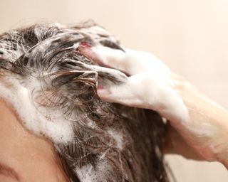심플리오 비오틴 탈모케어 샴푸 — 5점을 준 리뷰어가 2021년 7월 올린 사용 사진